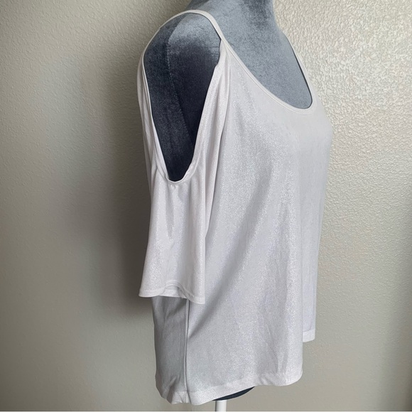 Wet Seal Medium White Cold Shoulder Top - Picture 3 of 6
